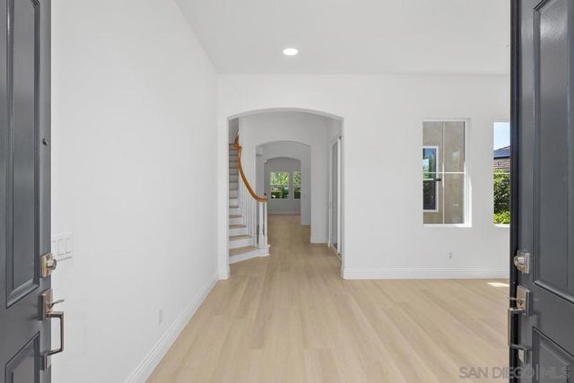 11586 Swan Lake Dr, San Diego, CA 92131