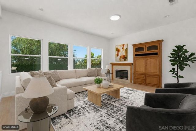 11586 Swan Lake Dr, San Diego, CA 92131