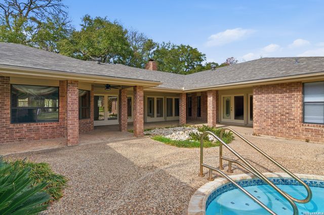 202 Wedgewood, Seguin, TX 78155