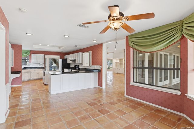 202 Wedgewood, Seguin, TX 78155