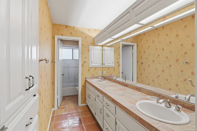 202 Wedgewood, Seguin, TX 78155