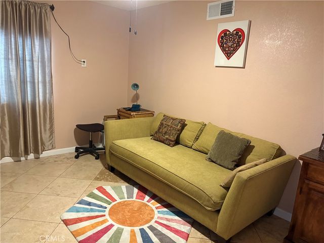 1622 S Pacific, Santa Ana, CA 92704