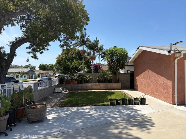 1622 S Pacific, Santa Ana, CA 92704