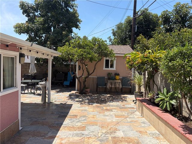 1622 S Pacific, Santa Ana, CA 92704