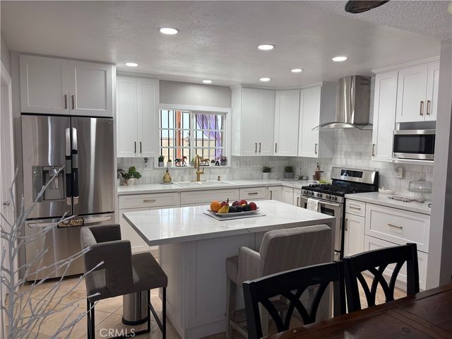 1622 S Pacific, Santa Ana, CA 92704