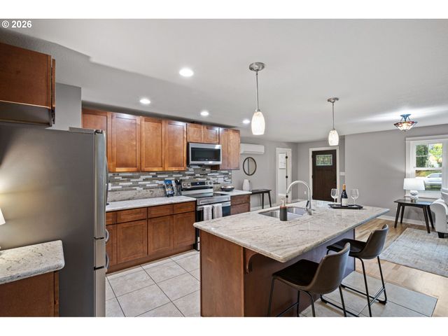 1624 WALNUT St, Eugene, OR 97403
