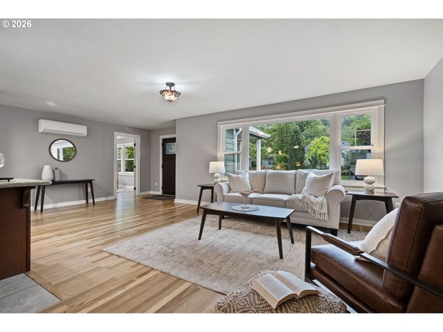 1624 WALNUT St, Eugene, OR 97403