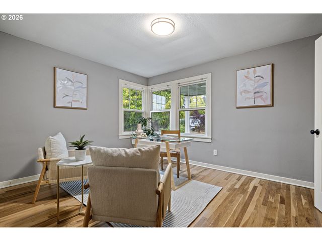 1624 WALNUT St, Eugene, OR 97403