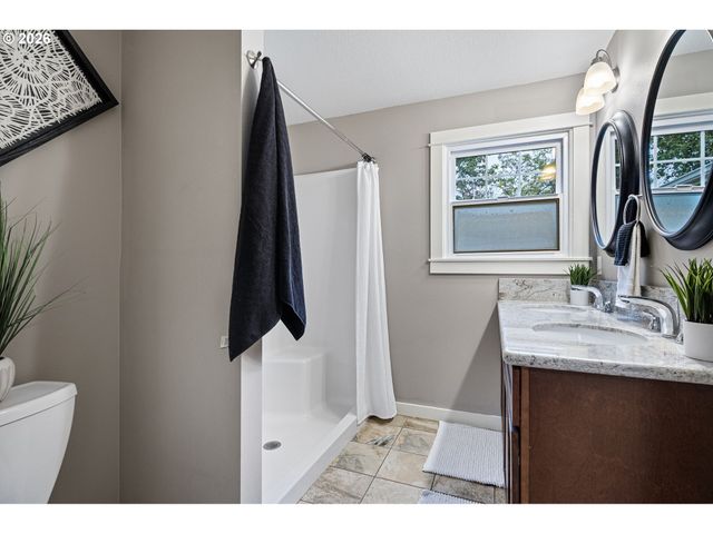 1624 WALNUT St, Eugene, OR 97403