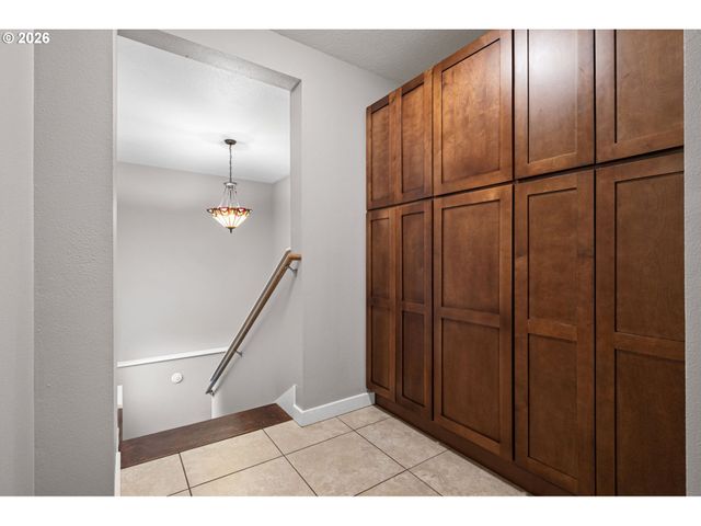1624 WALNUT St, Eugene, OR 97403