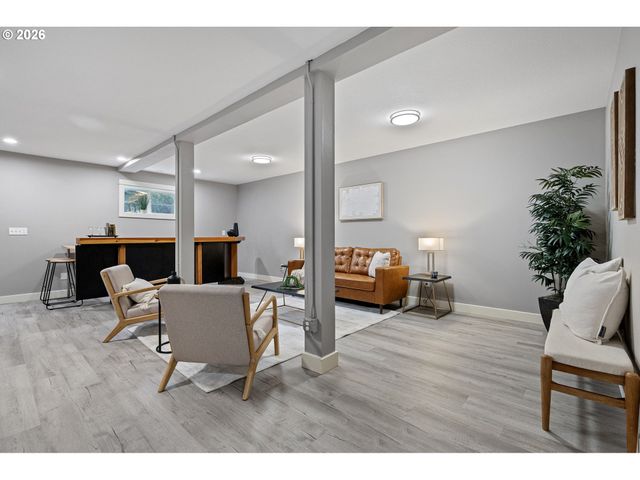 1624 WALNUT St, Eugene, OR 97403