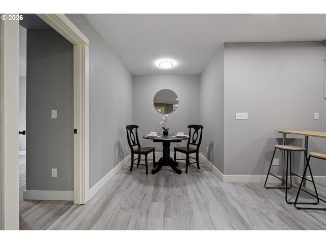1624 WALNUT St, Eugene, OR 97403