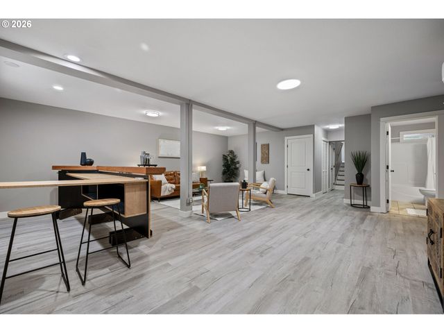 1624 WALNUT St, Eugene, OR 97403