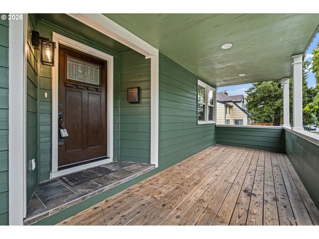 1624 WALNUT St, Eugene, OR 97403