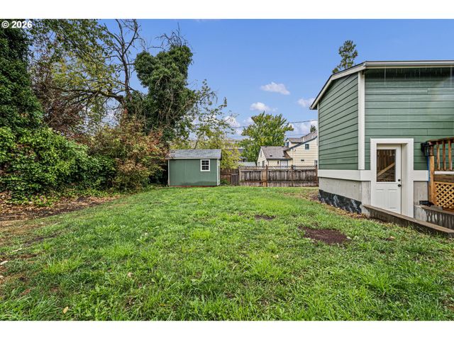 1624 WALNUT St, Eugene, OR 97403
