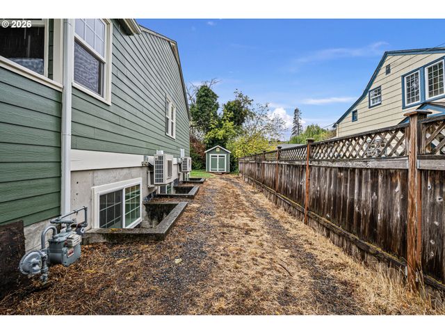 1624 WALNUT St, Eugene, OR 97403
