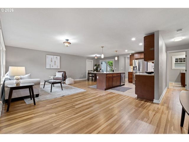 1624 WALNUT St, Eugene, OR 97403
