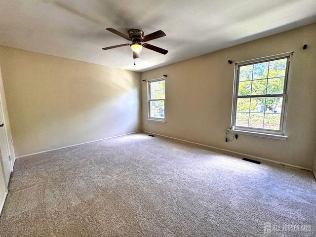 4 Pond View Drive, Plainsboro, NJ 08536