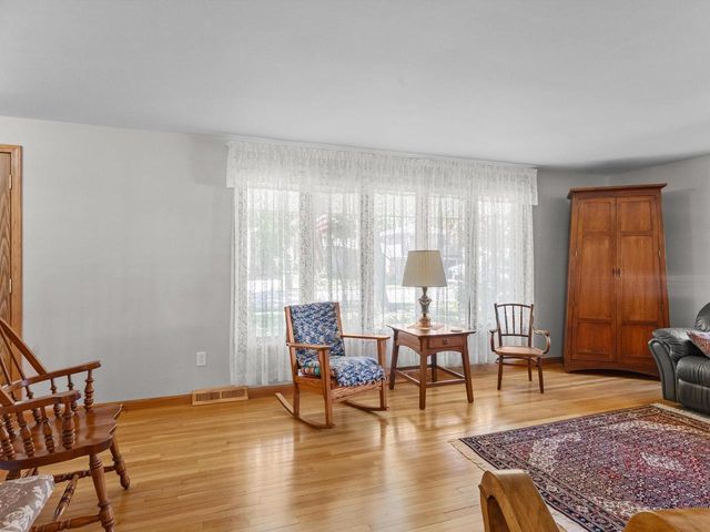 1520 Carmen AVENUE, Sheboygan, WI 53081
