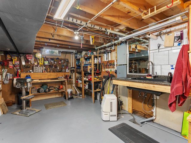1520 Carmen AVENUE, Sheboygan, WI 53081