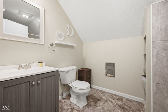 675 Gillcrest Drive, Albany, IN 47320