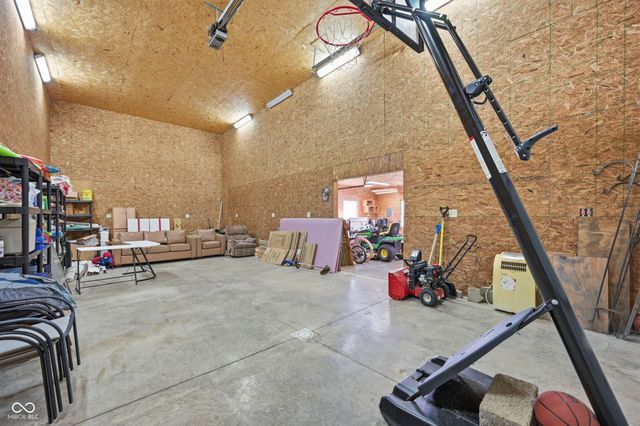 675 Gillcrest Drive, Albany, IN 47320