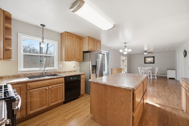 675 Gillcrest Drive, Albany, IN 47320