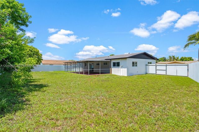 16700 SW 102nd Pl, Miami, FL 33157