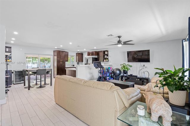16700 SW 102nd Pl, Miami, FL 33157