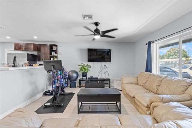 16700 SW 102nd Pl, Miami, FL 33157