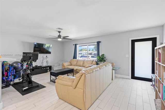 16700 SW 102nd Pl, Miami, FL 33157