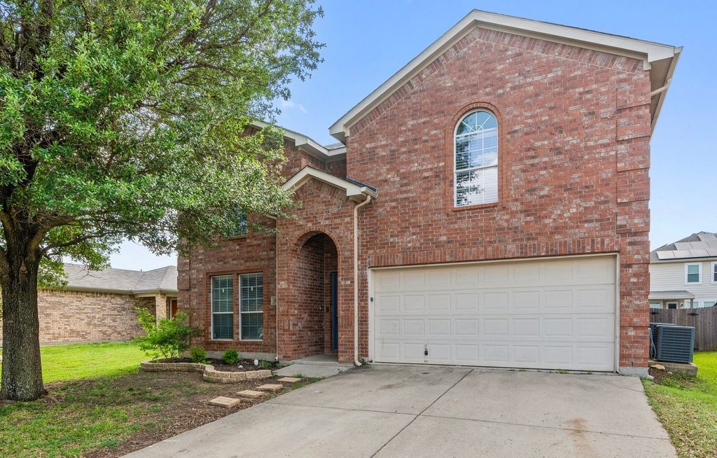 10449 Hideaway Trail, Fort Worth, TX 76131