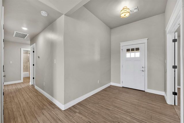 5907 NE Cornwallis Dr, Elgin, OK 73538