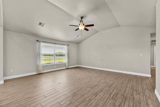 5907 NE Cornwallis Dr, Elgin, OK 73538