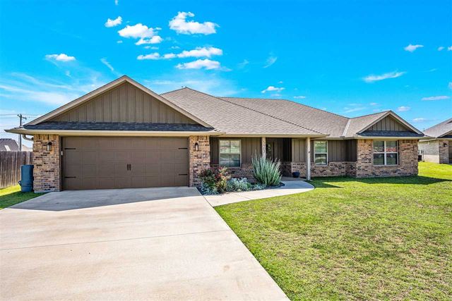 5907 NE Cornwallis Dr, Elgin, OK 73538