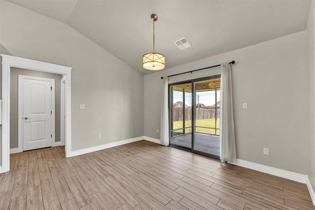5907 NE Cornwallis Dr, Elgin, OK 73538