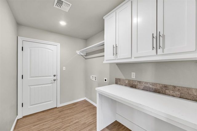 5907 NE Cornwallis Dr, Elgin, OK 73538