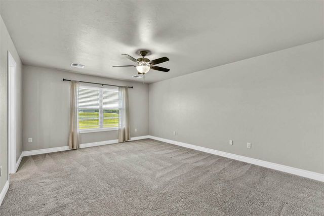 5907 NE Cornwallis Dr, Elgin, OK 73538