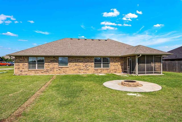 5907 NE Cornwallis Dr, Elgin, OK 73538