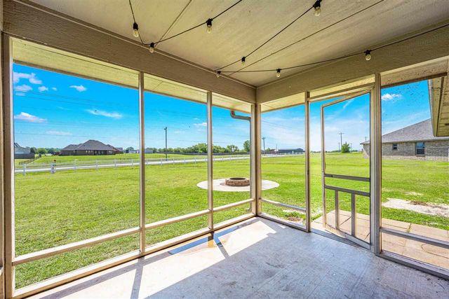 5907 NE Cornwallis Dr, Elgin, OK 73538
