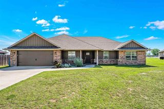 5907 NE Cornwallis Dr, Elgin, OK 73538