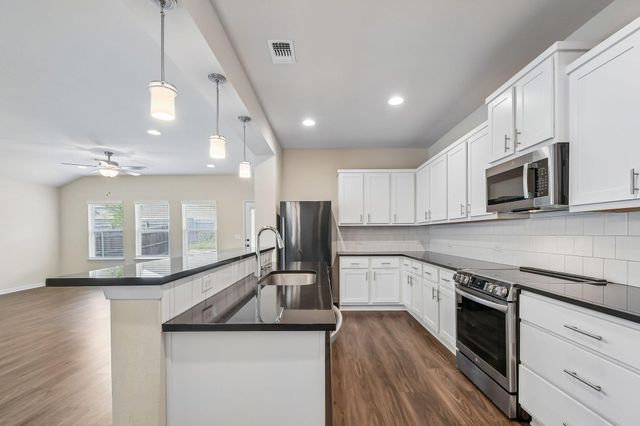9813 Eloquence DR, Manor, TX 78653