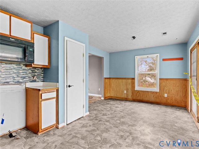 88 Healys Trace Ln, Locust Hill, VA 23092