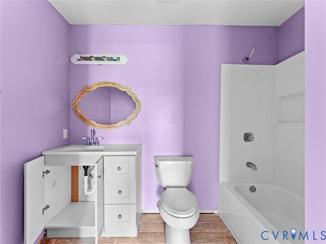 88 Healys Trace Ln, Locust Hill, VA 23092