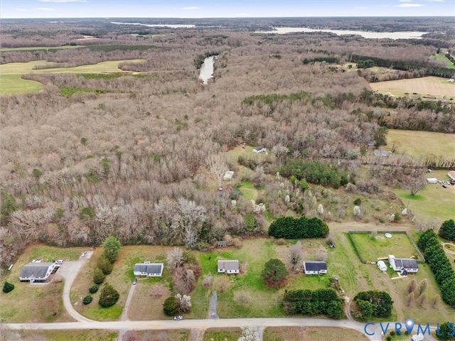 88 Healys Trace Ln, Locust Hill, VA 23092