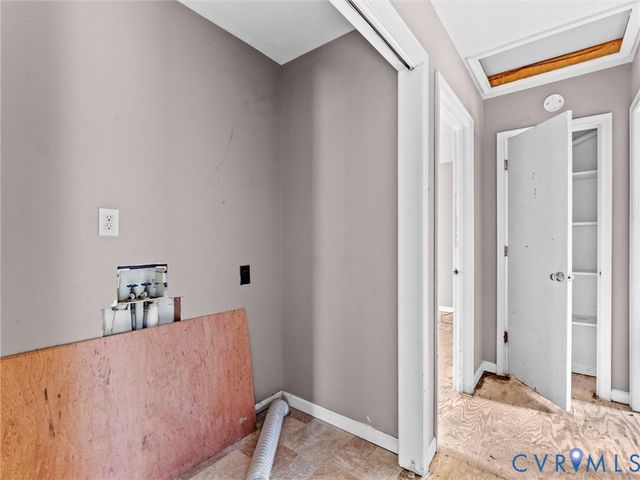 88 Healys Trace Ln, Locust Hill, VA 23092