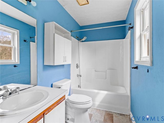 88 Healys Trace Ln, Locust Hill, VA 23092