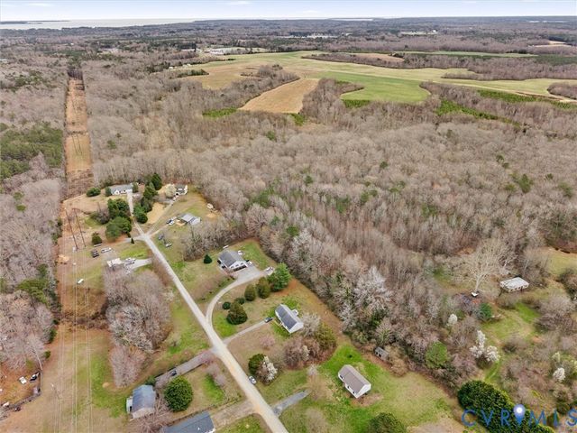 88 Healys Trace Ln, Locust Hill, VA 23092