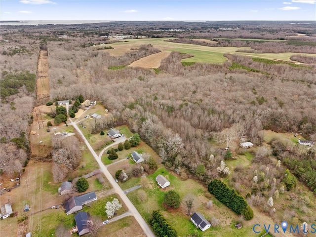 88 Healys Trace Ln, Locust Hill, VA 23092