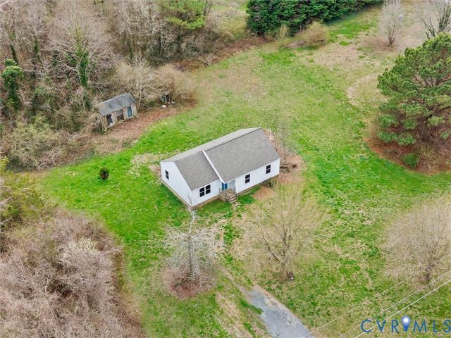 88 Healys Trace Ln, Locust Hill, VA 23092